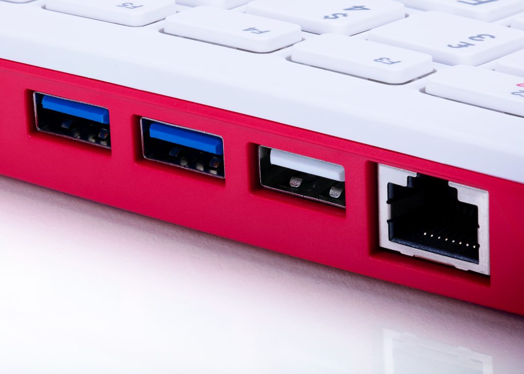 Raspberry Pi 400 kit | GeeksValley